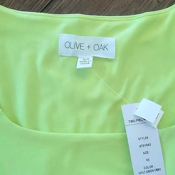Olive & Oak Light Green Cap Sleeve Crop Top, XS - Picture 4 of 5